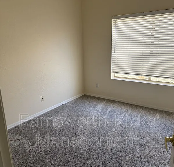 3625 N Katmai — Photo 13