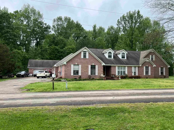 855 Cobb Dr, Leighton, AL 35646