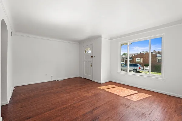 23437 Peters Ave — Photo 10