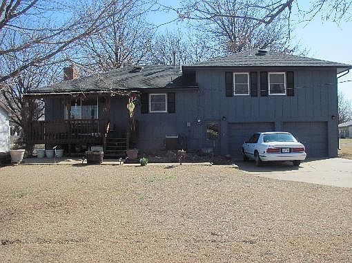 2nd image of 1402 N Park St