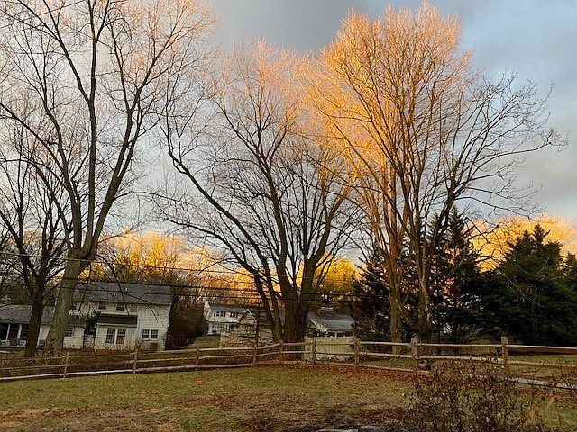 2nd image of 410 Allendale Way