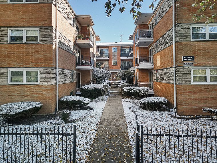 1st image of 4337 N Kedvale Ave APT 1e