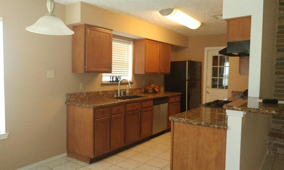 1st image of 11814 Welshpool Glen Dr