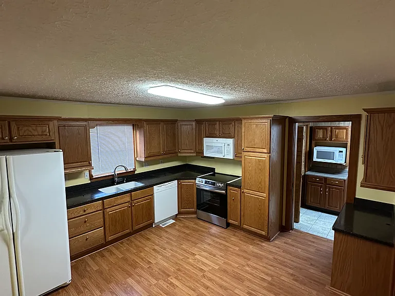 1818 Patterson Rd — Photo 4
