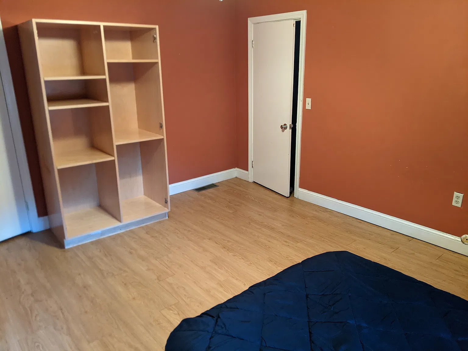 2 bed, 2500 sqft, $1,100 — Photo 3