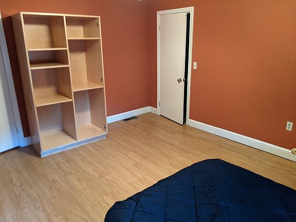 3rd image of 124 Walton St #2