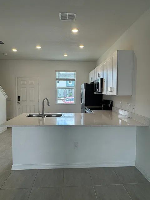 3124 Skyline Loop — Photo 2
