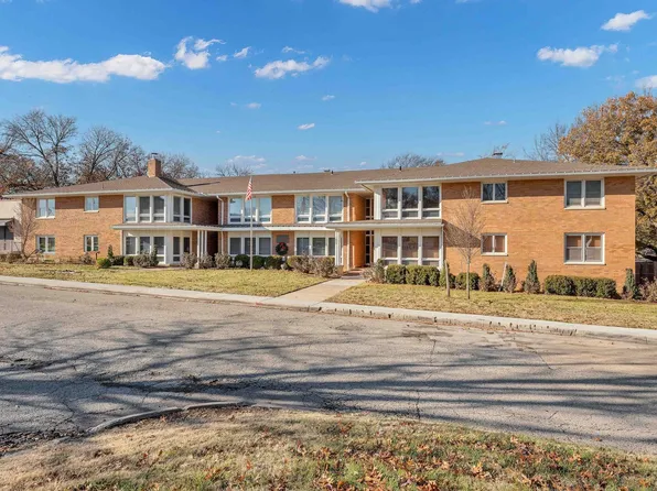 1229 SW Lakeside Dr #8, Topeka, KS 66604