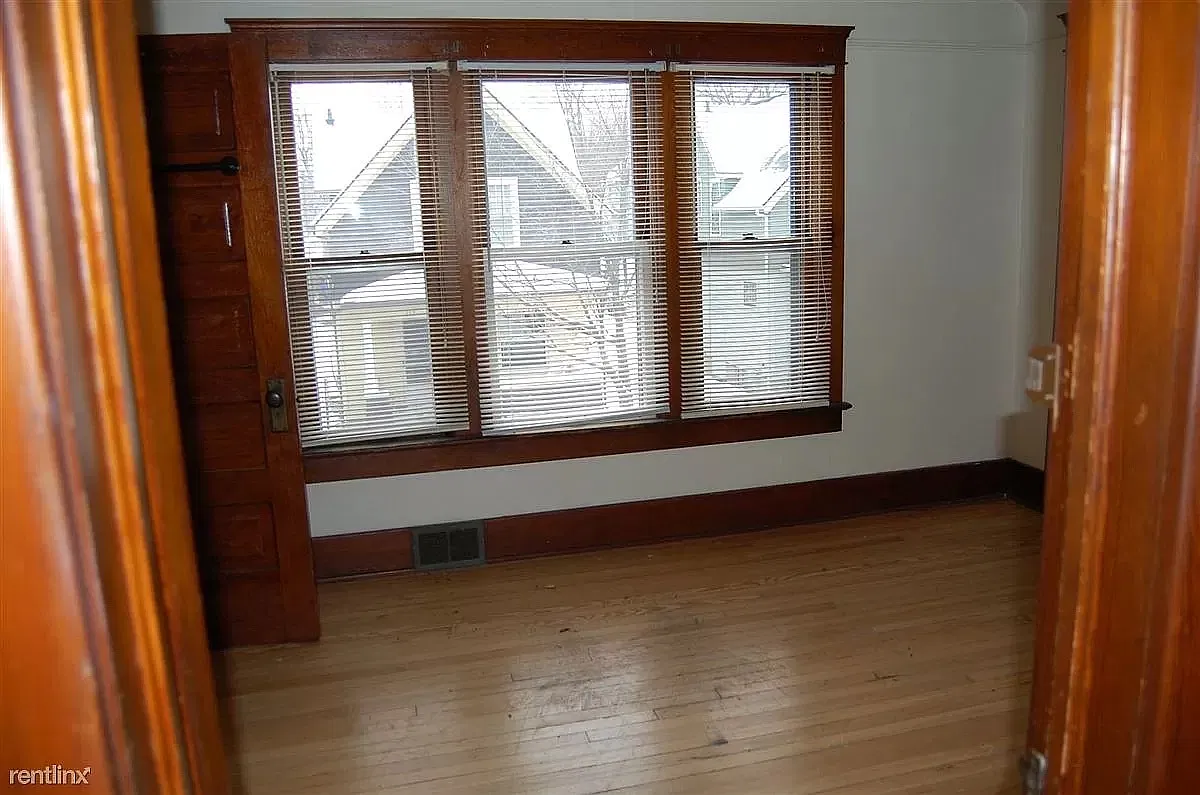 113 Adams - 1 — Photo 4