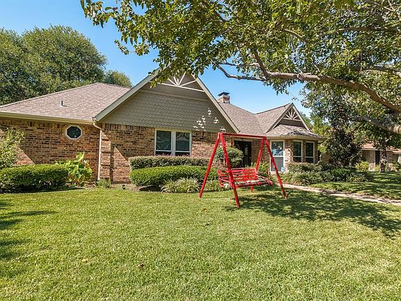 3rd image of 1413 Sherwood Dr