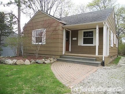1st image of 512 Eaton Dr