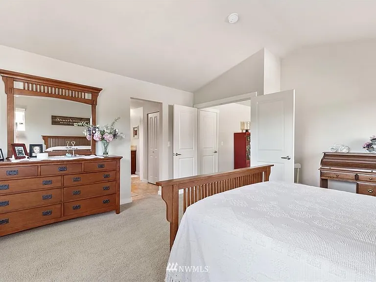 6422 Victoria Ave SE — Photo 14