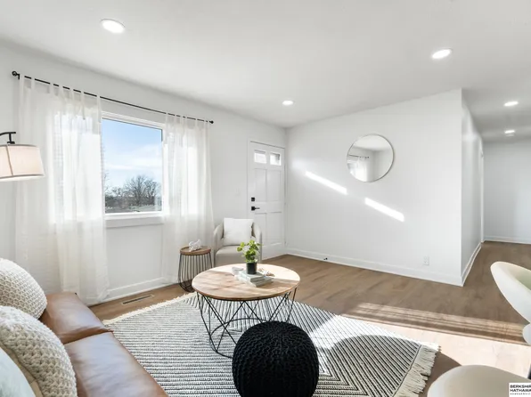 7663 S 41st St, Bellevue, NE 68147