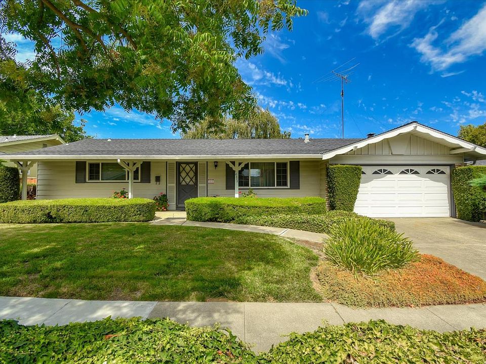 1st image of 10277 E Estates Dr
