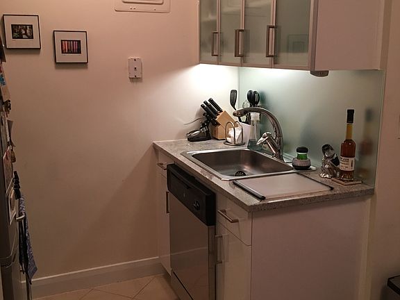5th image of 30 Park Ave APT 14A