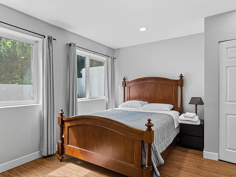 4225 Evergreen Ave #BASEMENT — Photo 10