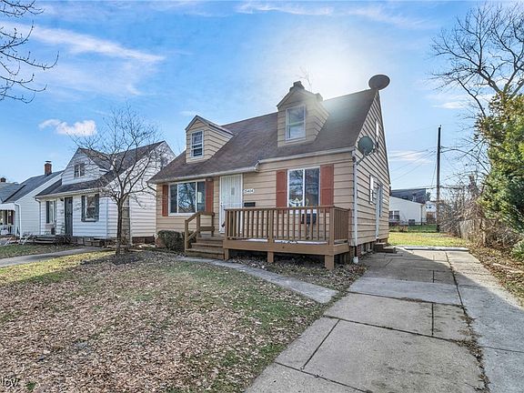 3rd image of 15404 Fernway Dr
