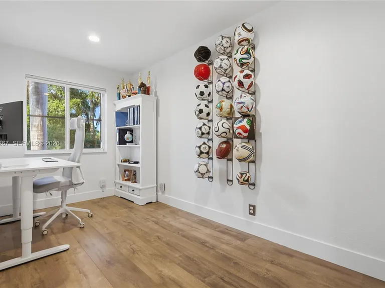 1419 Crossbill Ct — Photo 32