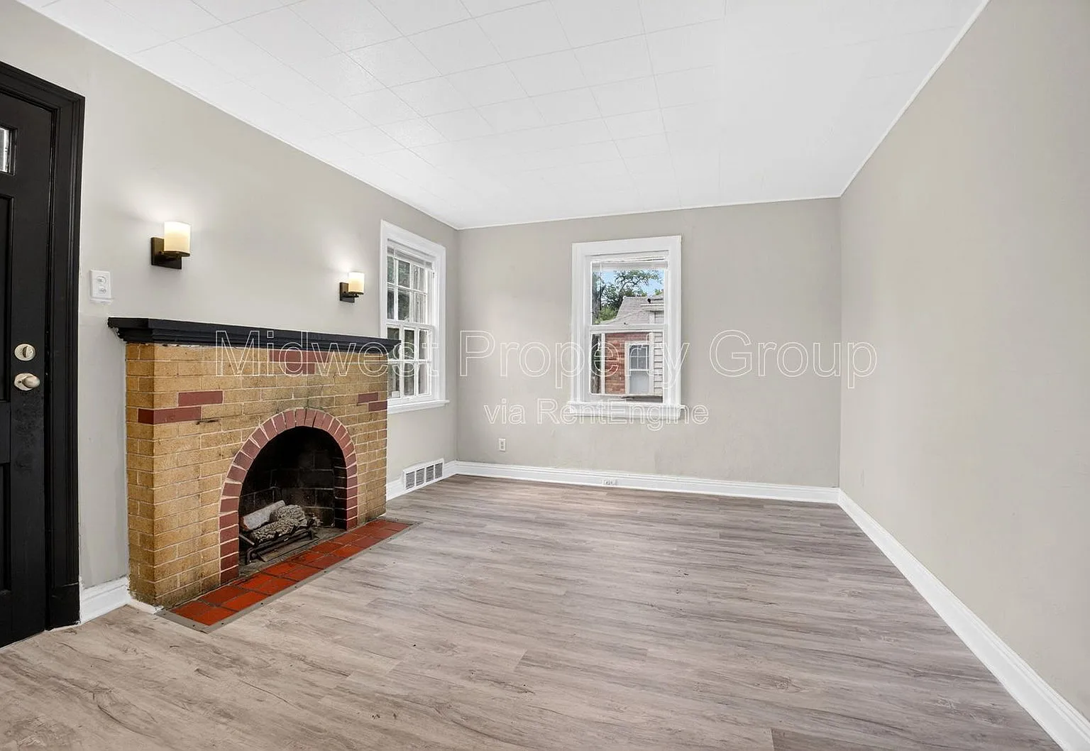 2 bed, 1.0 bath, 816 sqft, $1,050 — Photo 4