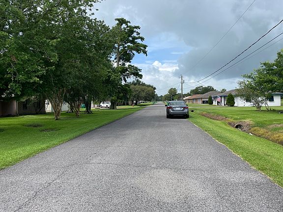 5th image of 402 Eagle Dr