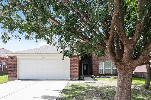 1107 Caroline Dr Photo 1