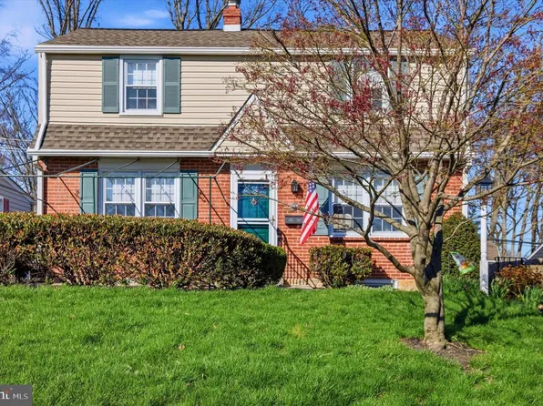 552 School House Ln, Willow Grove, PA 19090