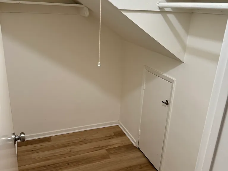 423 E Cedar Ave #C — Photo 13