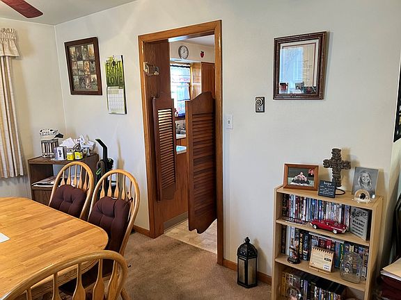 5th image of 42 Peach Ln