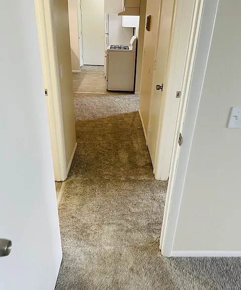 Cambridge Woods Apartments — Photo 24