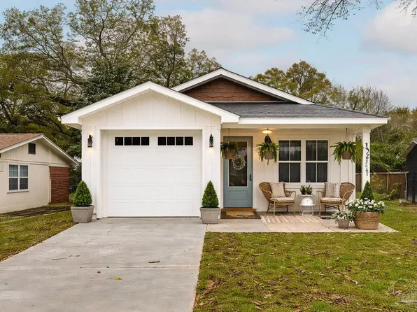 1321 John Carroll Dr, Pensacola, FL 32504