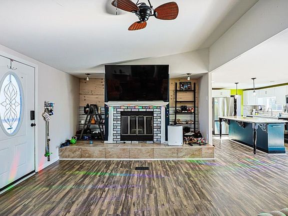 3rd image of 622 River Bend Rd.