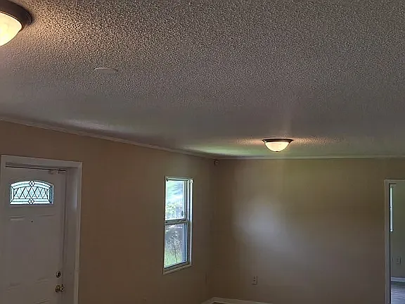 4 bed, 1984 sqft, $1,950 — Photo 3