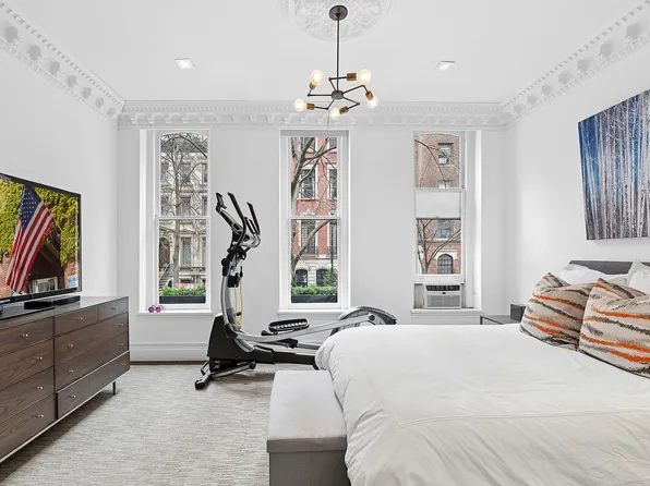 165 East 71st Street image 11 of 12