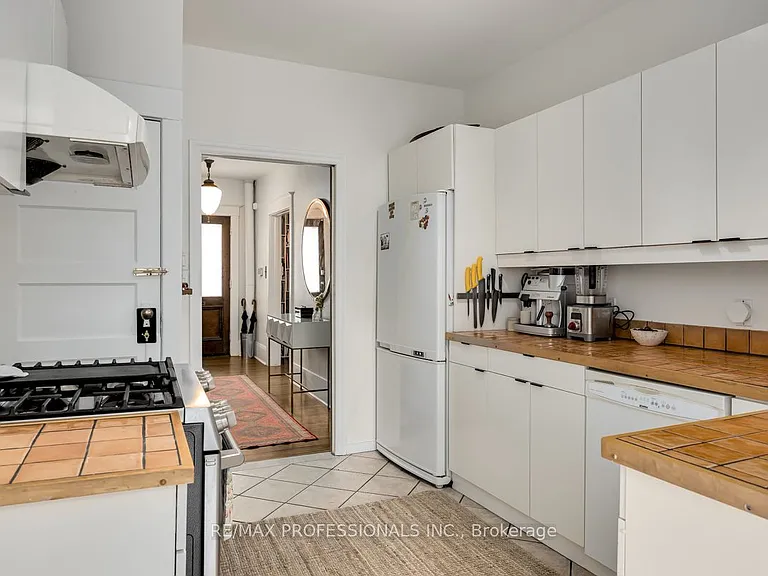 1381 Lansdowne Ave — Photo 12