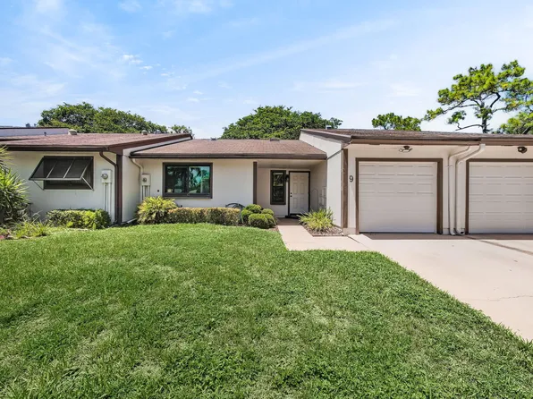 9 Brompton Lane, Boynton Beach, FL 33426