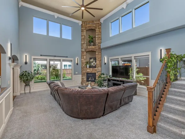1054 E Pasacana Dr, Meridian, ID 83646