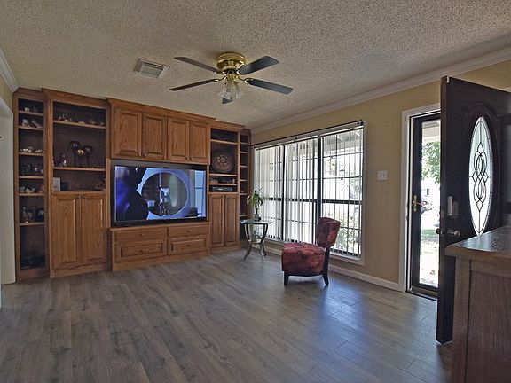 4th image of 3611 Pershing Ave