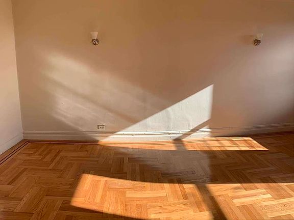 2nd image of 119 Payson Ave APT 6A