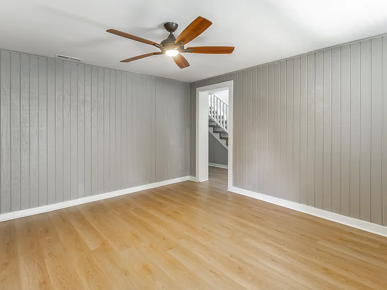 1209 Hanover St — Photo 35