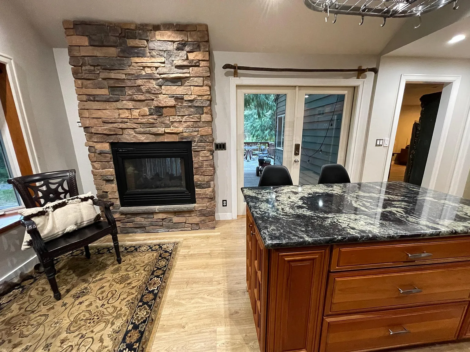 2 bed, 2324 sqft, $3,500 — Photo 4