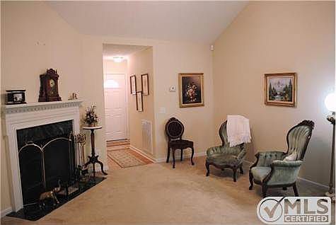 3rd image of 1404 Harrington Dr