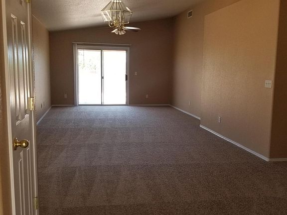 3rd image of 2612 N Splitwood Ave