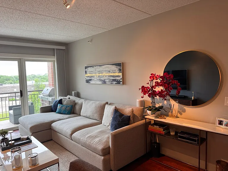 5105 Madison St #511 — Photo 8