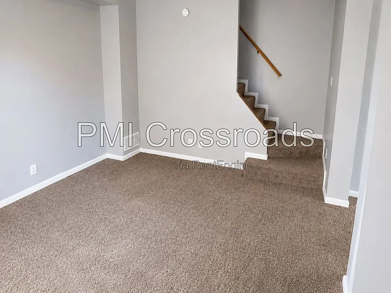 153 S Cypress Ave — Photo 14