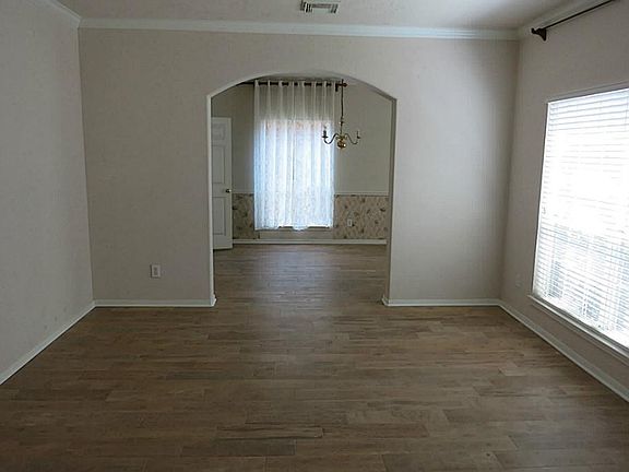 3rd image of 546 Green Cedar Dr