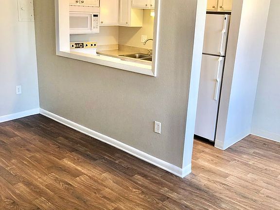 5th image of 3444 S Marion St #11349108