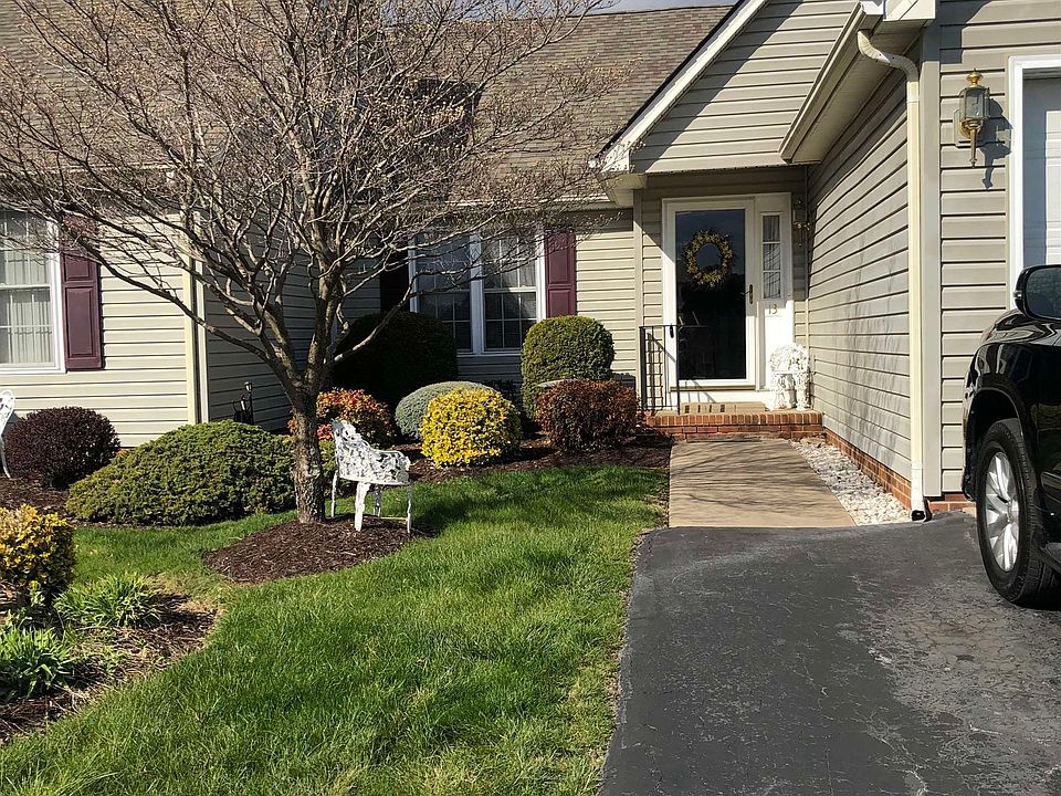 1st image of 13 Ashleigh Dr