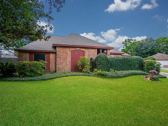 2nd image of 13323 Campos Dr