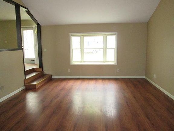 3rd image of 400 S Odell St