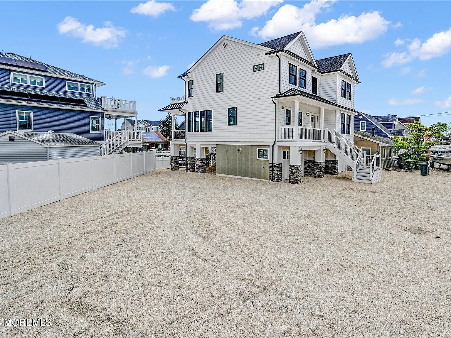 4 bed, 3.5 bath, 2217 sqft, $3,100 — Photo 4